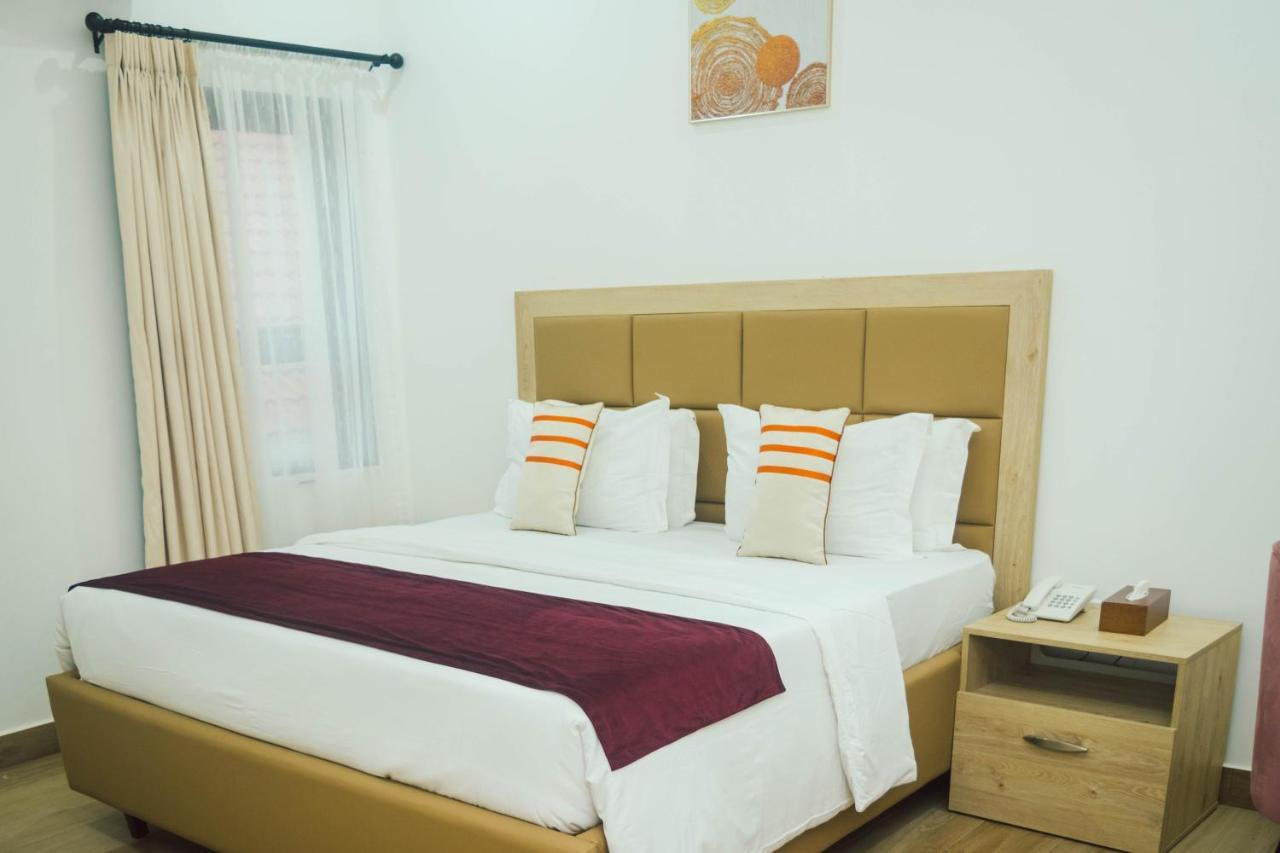 Quest Boutique Hotel Gwarinpa Luaran gambar
