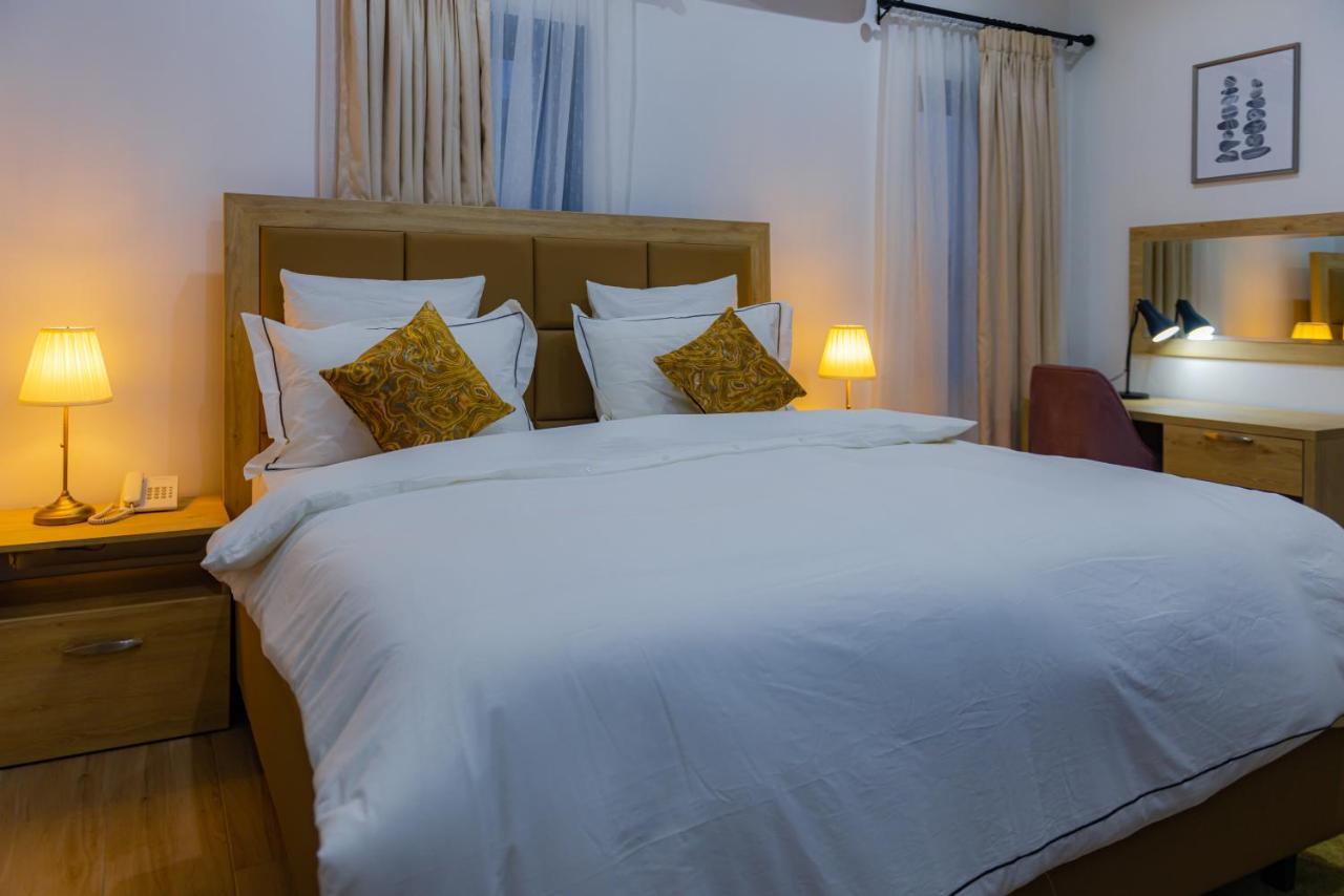 Quest Boutique Hotel Gwarinpa Luaran gambar