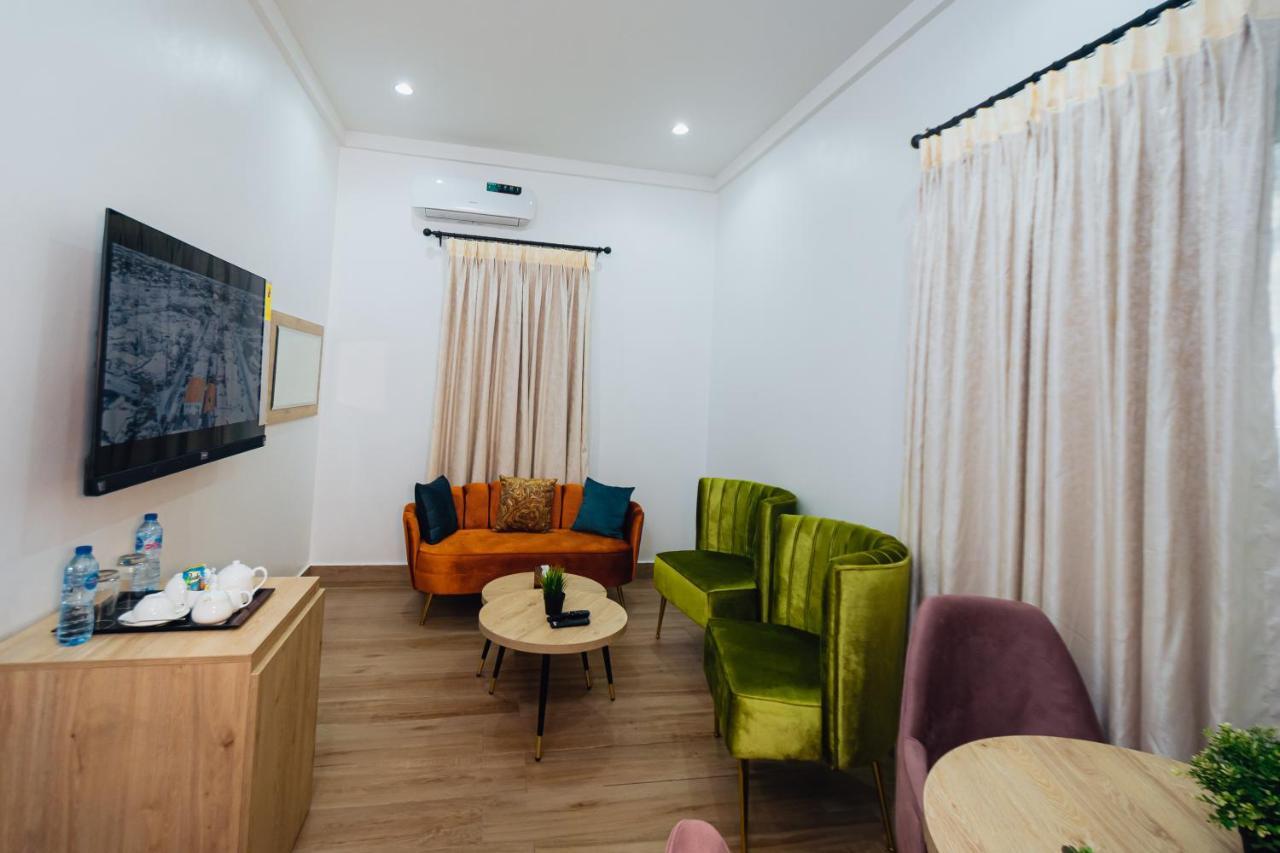 Quest Boutique Hotel Gwarinpa Luaran gambar