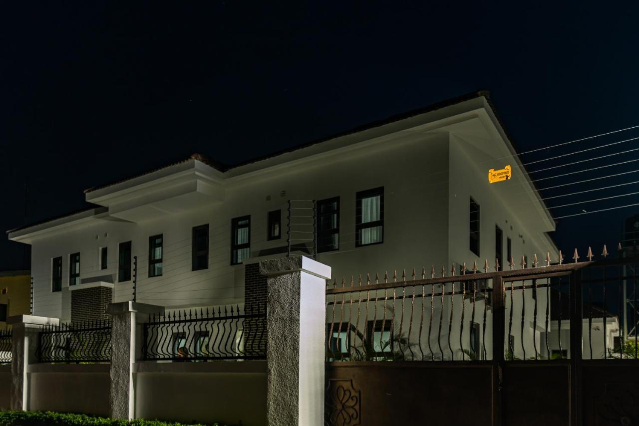 Quest Boutique Hotel Gwarinpa Luaran gambar